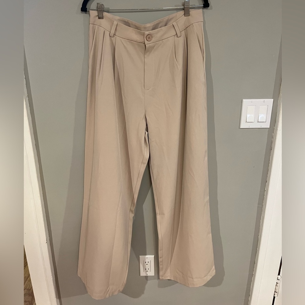 HM tan trousers wide leg
